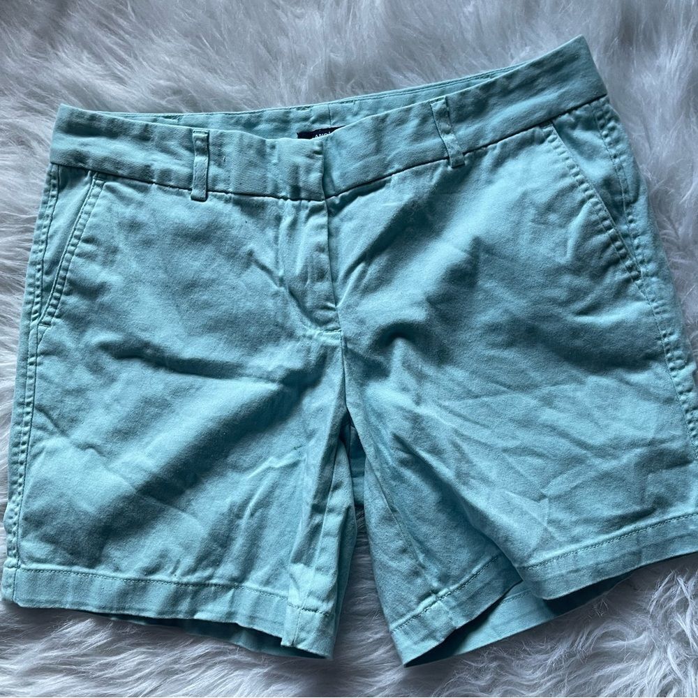 Aqua Shorts Size 4 - Land and Sea